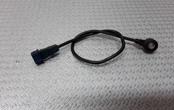 Audi A6 S6 C5 4B Detonation knock sensor 054905377G
