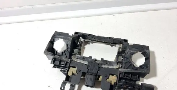 Audi A8 S8 D3 4E Rear door exterior handle/bracket 4E0839885 4E0839886 4E0949137