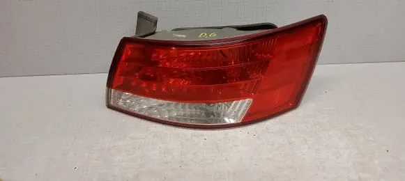 Hyundai Sonata Rear/tail lights 924023K0