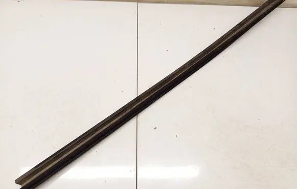 Ford Mondeo Mk III Front door glass trim molding 
