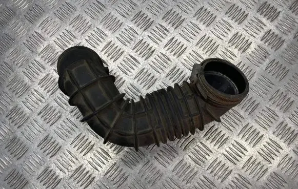 Ford Focus Air intake hose/pipe 98AB9R504AD C77TA