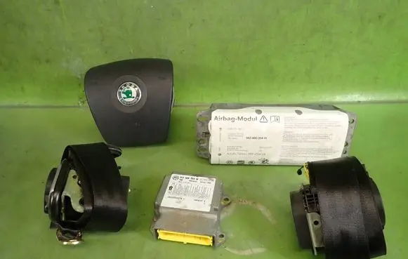 Skoda Octavia Mk2 (1Z) Airbag set 