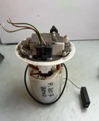 Peugeot 207 In-tank fuel pump 9657035980
