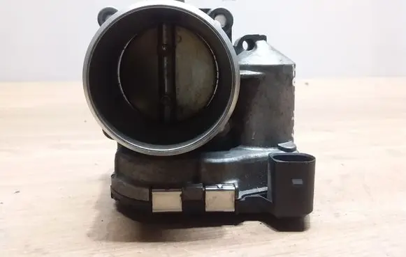 Audi A4 S4 B6 8E 8H Throttle valve 06B133062M