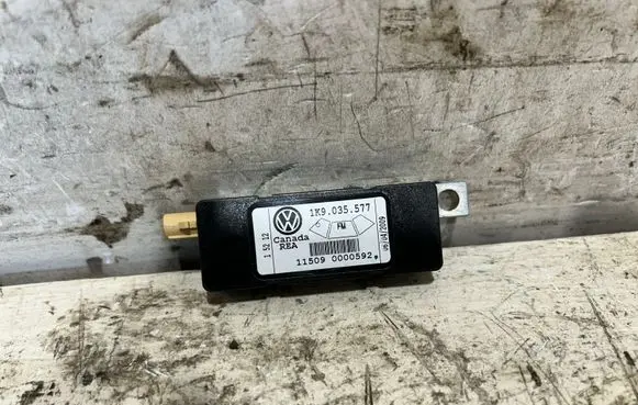 Volkswagen Golf V Aerial antenna amplifier 1K9035577