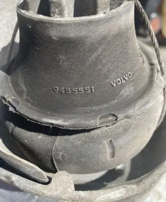 Volvo V70 Engine mount bracket 9485551