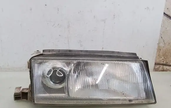 Skoda Octavia Mk1 (1U) Headlight/headlamp
