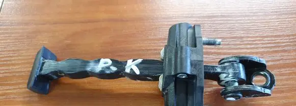 Ford B-MAX Front door check strap stopper