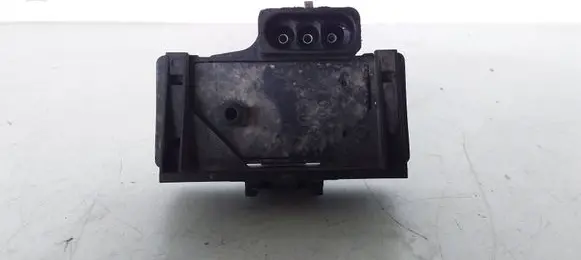 Opel Astra F Air pressure sensor 90413500
