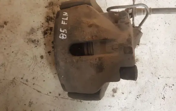 Volkswagen PASSAT B5 Front brake caliper