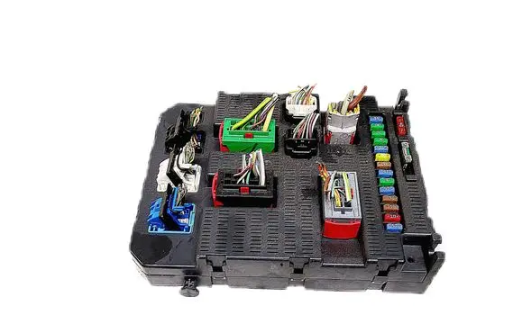 Citroen C4 I Fuse module 9663798480