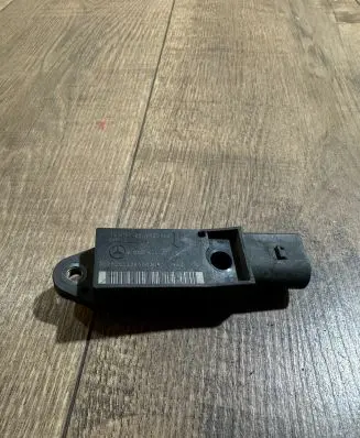 Mercedes-Benz E W211 Airbag deployment crash/impact sensor A0028202726 02571203A4