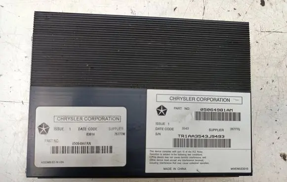 Fiat Freemont Sound amplifier 05064981AM 26777 8B543J9493