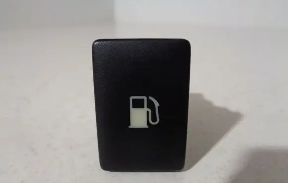 Toyota Avensis T270 Fuel tank opening switch 15C252
