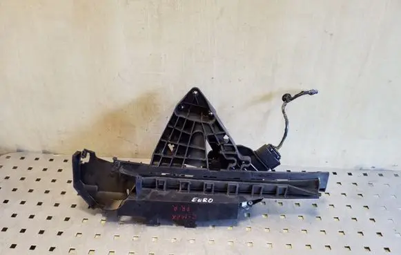 Ford C-MAX I Front door lock 3M5AR21812AM