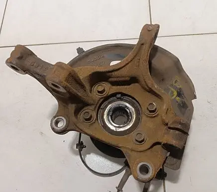 Mazda 3 III Front wheel hub 5917 Bjs7