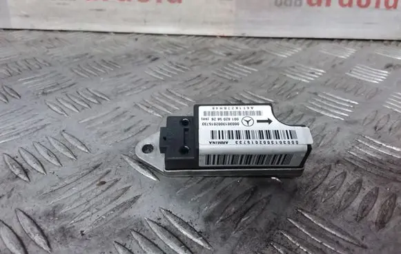 Mercedes-Benz E W210 Airbag deployment crash/impact sensor 0018205626 0003013002015733