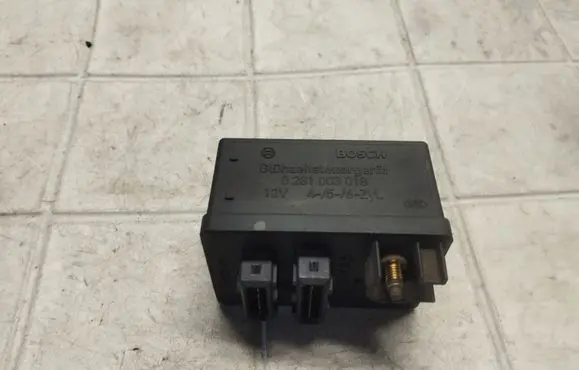 Peugeot 607 Glow plug pre-heat relay 0281003018