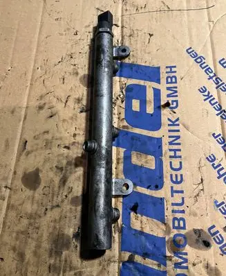 Mercedes-Benz ML W164 Fuel main line pipe A6420700695 A616400195