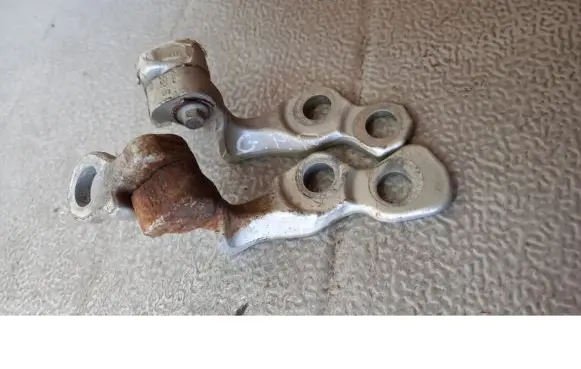 Ford Focus C-MAX Front door upper hinge