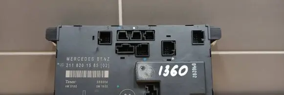 Mercedes-Benz E W211 Door control unit/module 2118201585