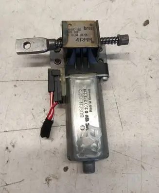 Volkswagen Phaeton Seat adjustment motor 0390203219