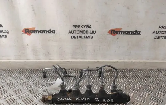 Toyota Corolla Verso E121 Fuel main line pipe 6090
