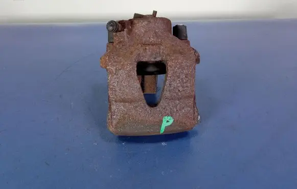 Volkswagen Golf IV Front brake caliper
