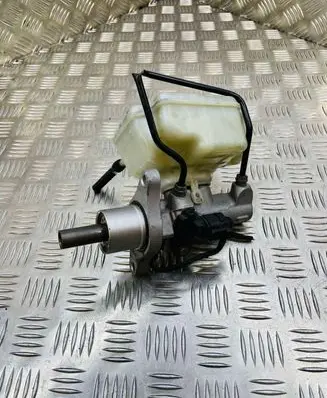 Volkswagen Touran I Master brake cylinder 1K1611301D