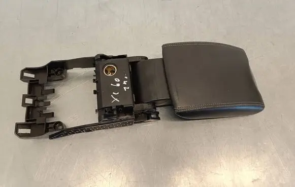 Volvo XC60 Armrest 39822491 24331080FFB 16082013
