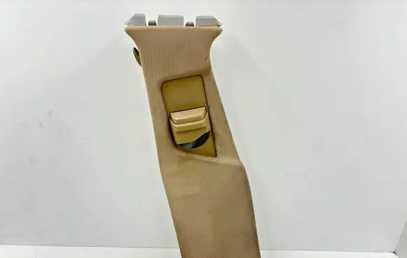(B) pillar trim (bottom)