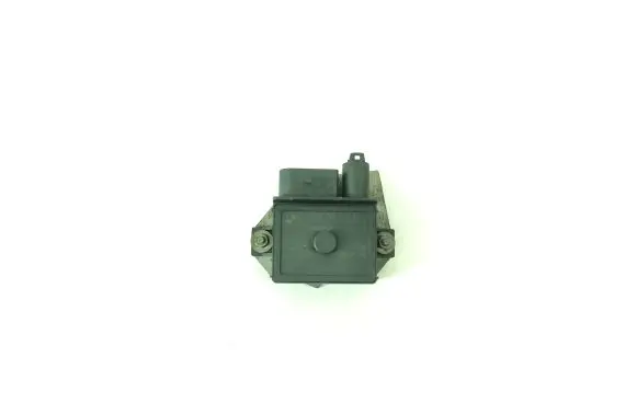BMW 1 E81 E87 Glow plug pre-heat relay 7798000