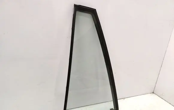 Toyota RAV 4 (XA20) Rear vent window glass 43R00033 AS2 M2H3