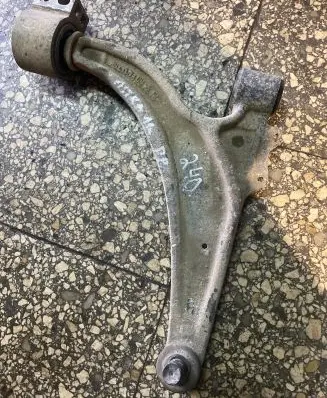 Opel Astra J Front lower control arm/wishbone