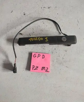 Seat Toledo I (1L) Front door exterior handle 8977941313