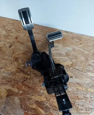 Citroen C5 Aircross Brake pedal 9837001780