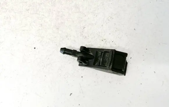 Windshield washer spray nozzle