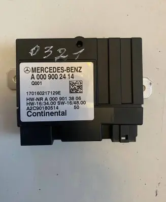 Mercedes-Benz C AMG W205 Fuel injection pump control unit/module A0009002414 170160217129E A0009013806