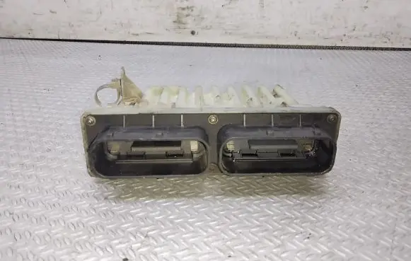 Opel Zafira A Coolant fan relay 24462340 15408375
