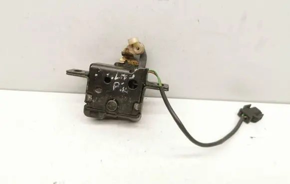 Audi A6 S6 C4 4A Tailgate/trunk/boot lock/catch/latch 4A9827506C