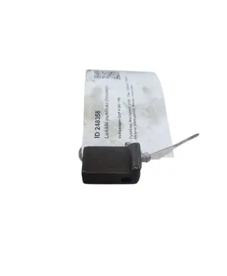 Volkswagen Golf V Fuel Injector clamp holder 