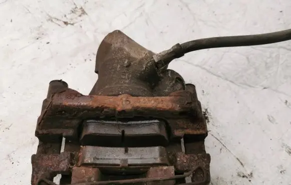 Volvo V50 Rear brake caliper D17C