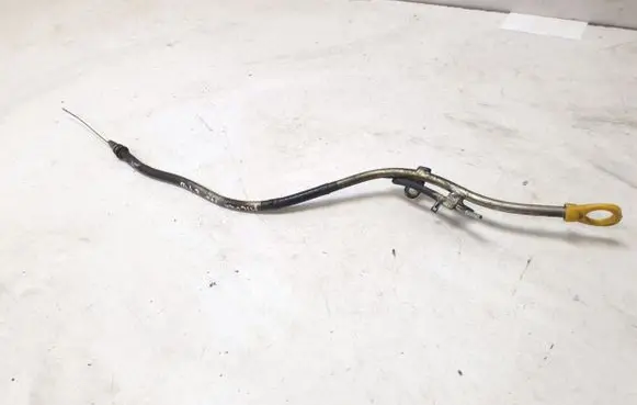 Toyota Hilux (AN120, AN130) Oil level dip stick 