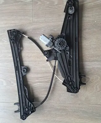 Opel Astra L Front door window regulator with motor 9830815180 E22355102