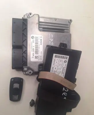 BMW 3 E90 E91 Engine control unit/module 0281014572 7823420 030309241