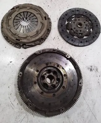 Volkswagen Golf V Pressure plate 03g141025h 03g105266aq 03g141031g