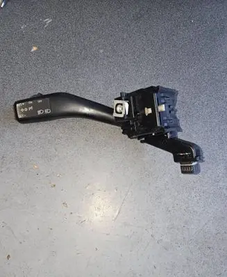 Volkswagen Golf V Indicator stalk ANP80H013D 1WE0470D