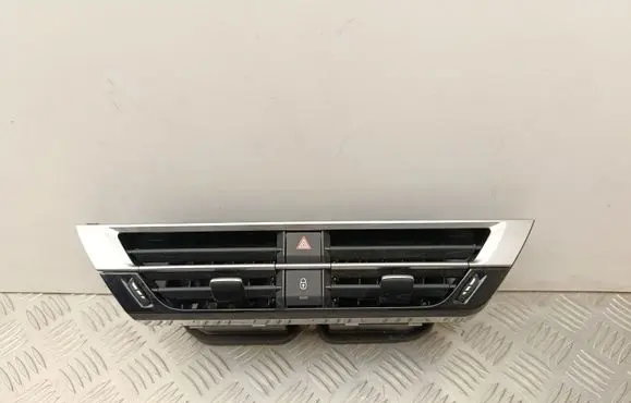 Citroen C4 III e-C4 Dash center air vent grill 9835648280