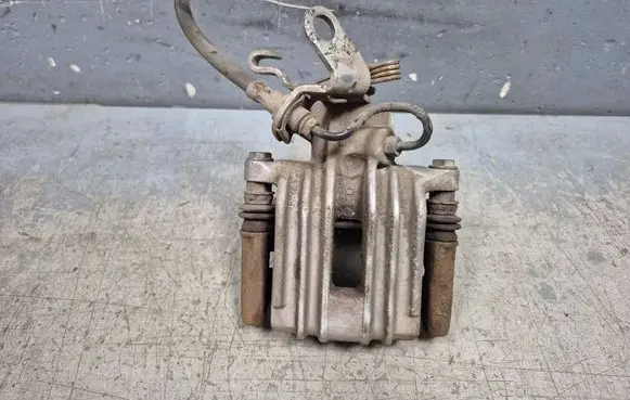 Volkswagen Golf Plus Rear brake caliper 