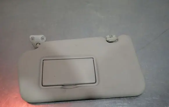 Nissan Juke I F15 Sun visor